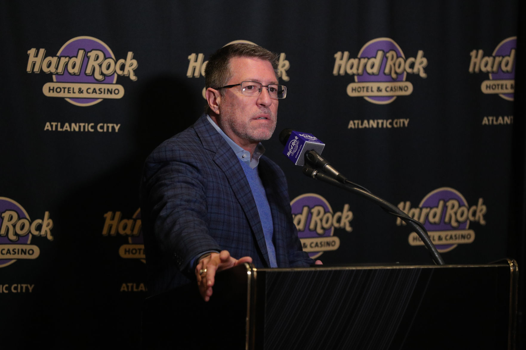 Hard Rock Lives Sots